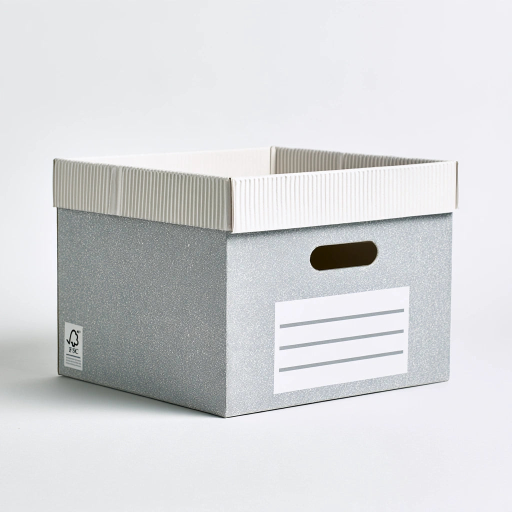Baule portaoggetti dalle linee essenziali, colore grigio e bianco