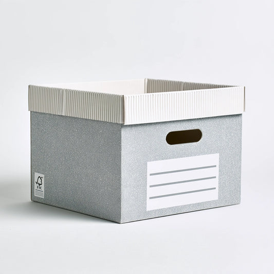 Baule portaoggetti dalle linee essenziali, colore grigio e bianco