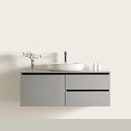 Mobile bagno sospeso dalle linee essenziali sospeso a parete, colore grigio e bianco